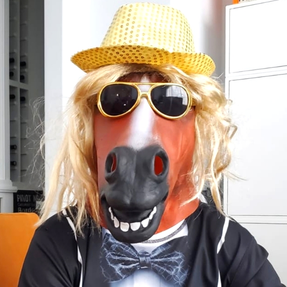 Meet your Posher, Andrea - Picture 2 of 2